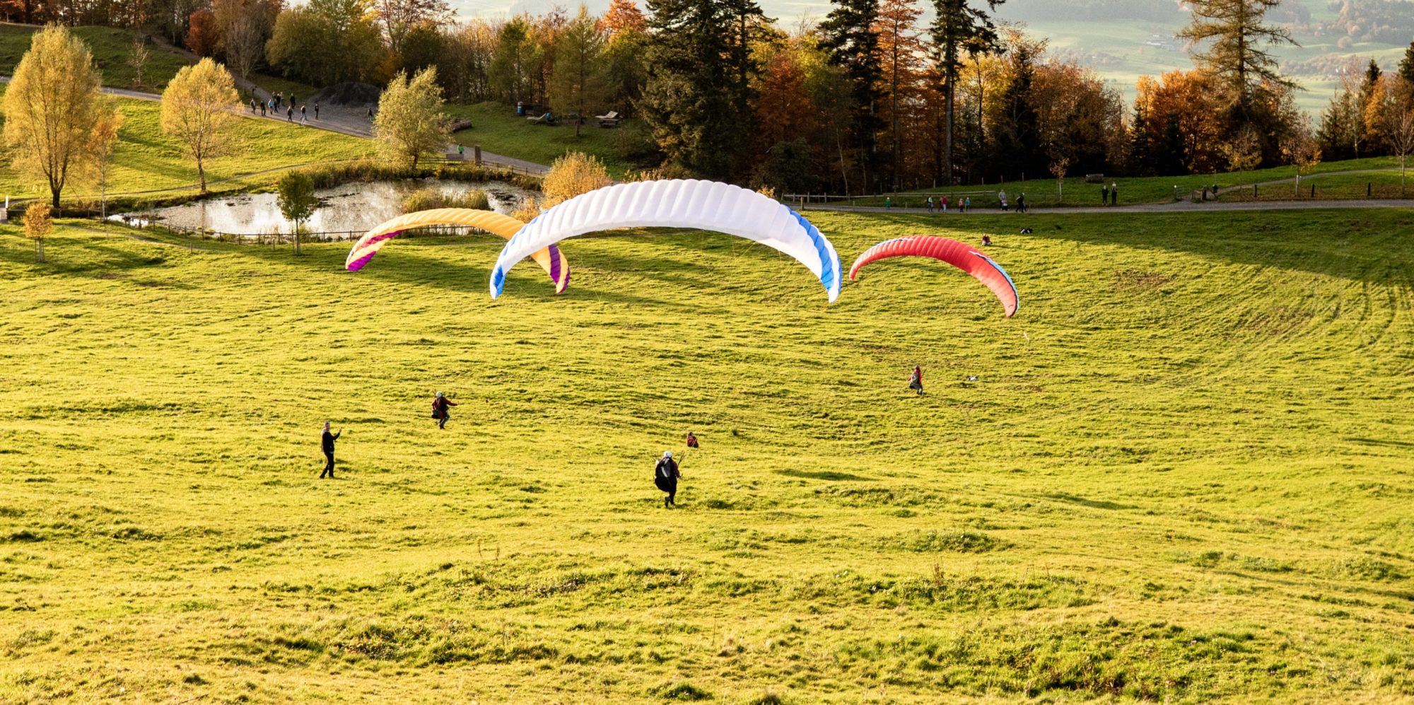 groundhandling touch and go... paragliding.ch.